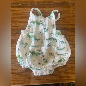 Angel Dear baby bubble romper muslin alligator 0-3m